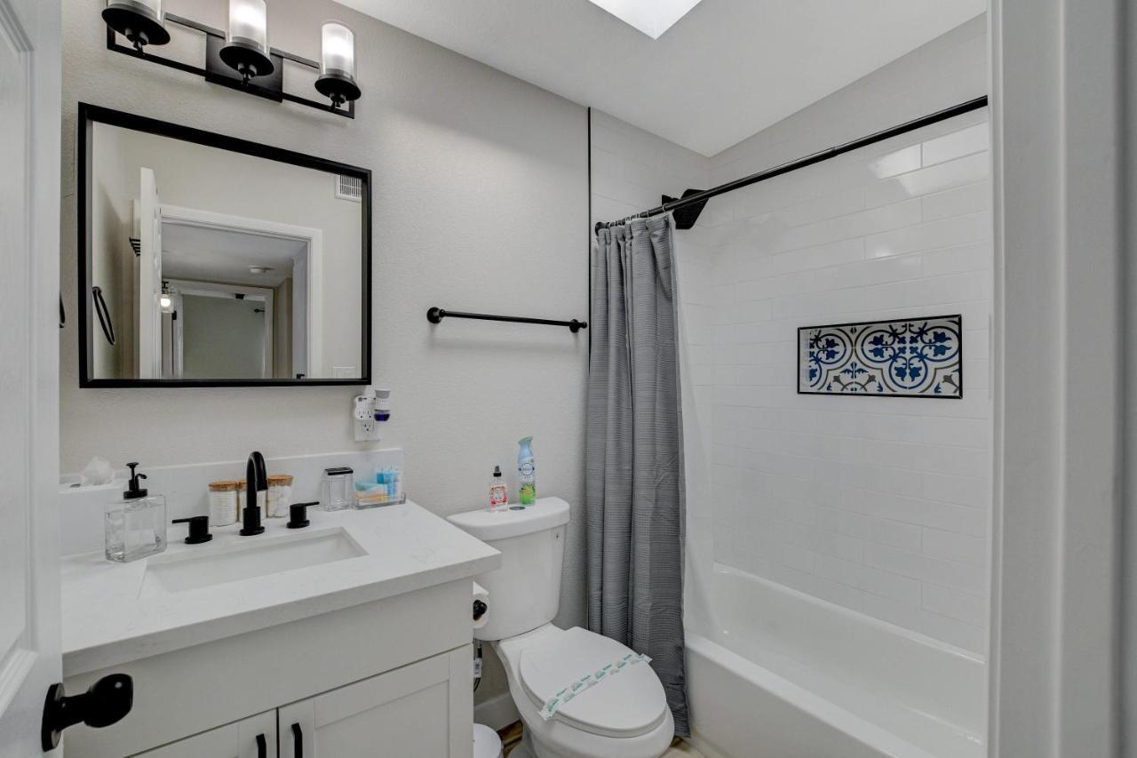 Lady Luck Oasis Large Pool Central Dogs Welcome Лас Вегас Екстериор снимка